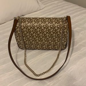 DKNY crossbody/shoulder bag